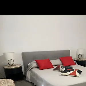With Private Courtyard Apartment Venice